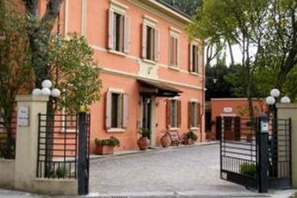 Villa Maya (Cascina)